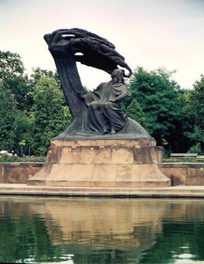 Statua di Frederic Chopin (1810-49) 1928 da Waclaw Szymanowski